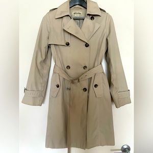 Michael Kors Trench Rain Coat. Signs of wear shown in photos. Belt included.